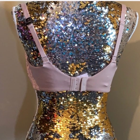 NWT vs 34DDD demi - Picture 2 of 3